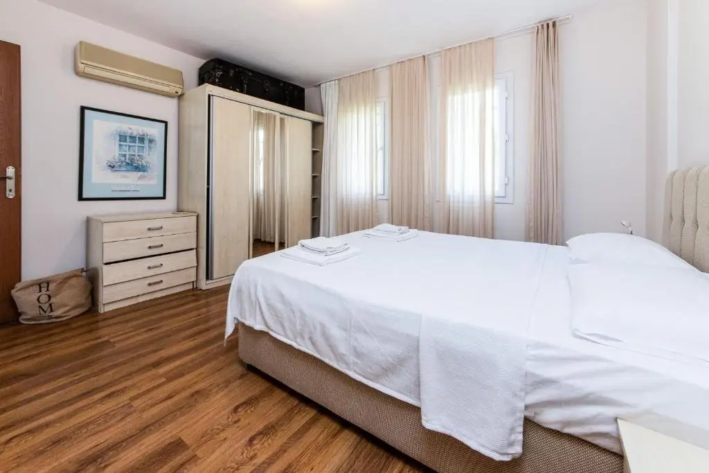 Бодрум: Luxury Villa With Shared Pool In Bodrum Ortakent
