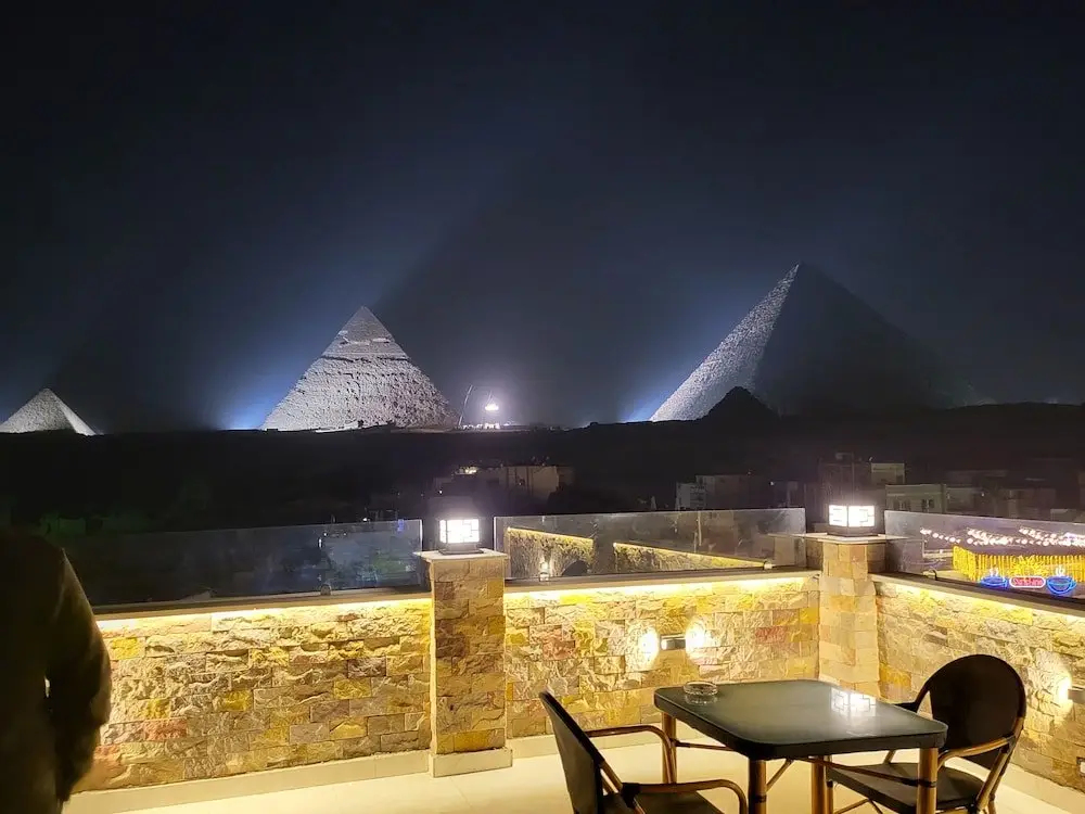 Каир: STEPS IN Pyramids View