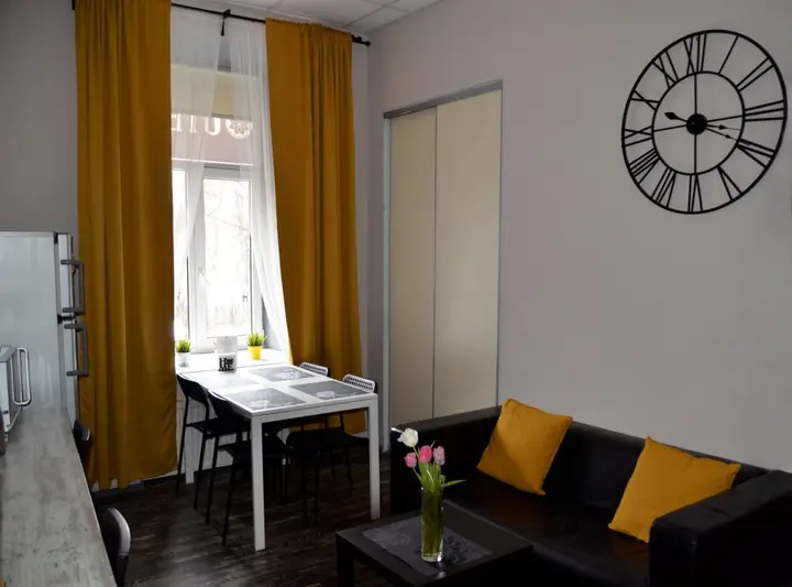 Санкт-Петербург: White Black Home Hotel