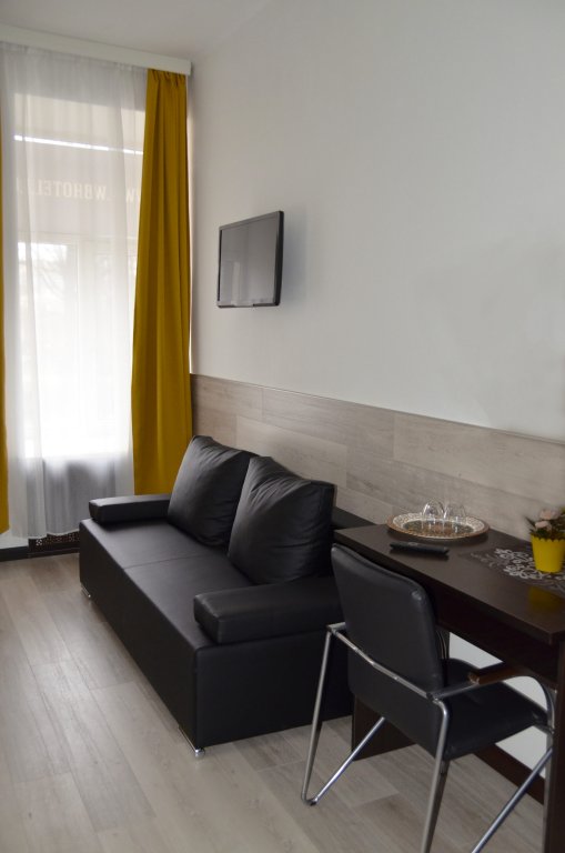 Санкт-Петербург: White Black Home Hotel