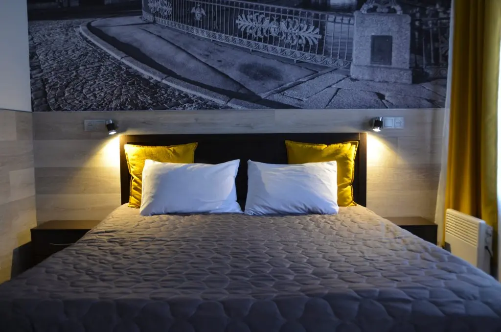 Санкт-Петербург: White Black Home Hotel