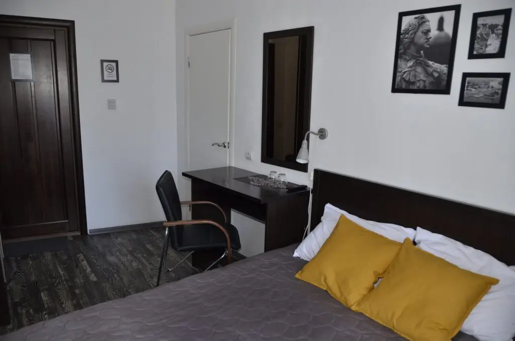 Санкт-Петербург: White Black Home Hotel
