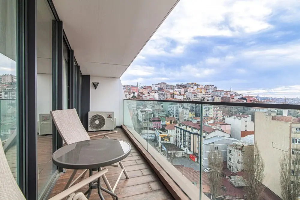 Стамбул: Centrally Located Flat With Balcony in Beyoglu