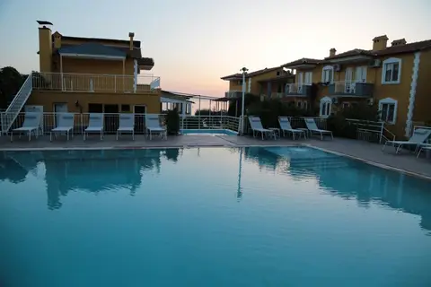 Convenient Hotel Room Near Beach in Kusadasi — фото 1