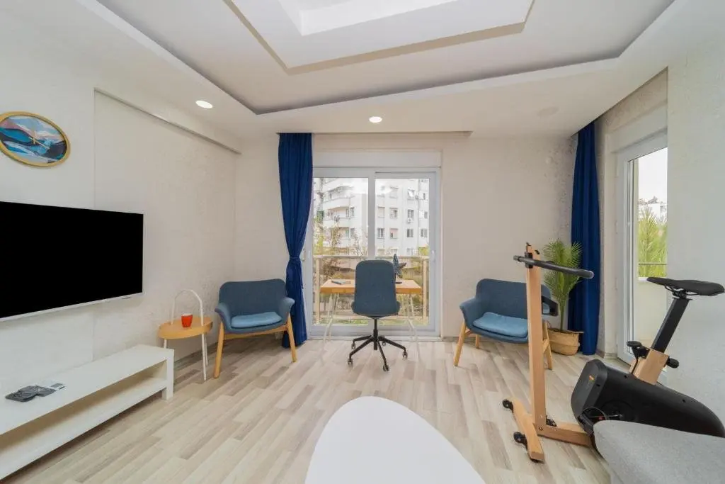 Анталья: Comfortable Home Near Beach w Balcony in Antalya