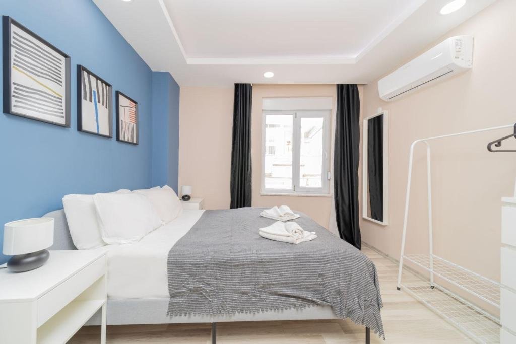 Анталья: Comfortable Home Near Beach w Balcony in Antalya