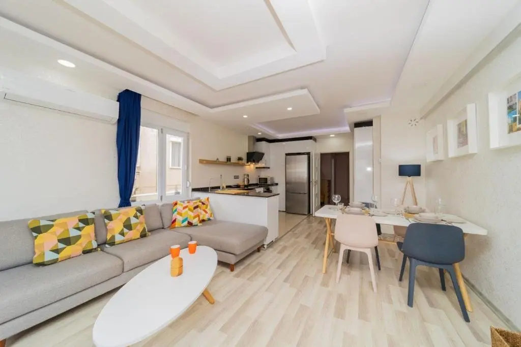 Анталья: Comfortable Home Near Beach w Balcony in Antalya