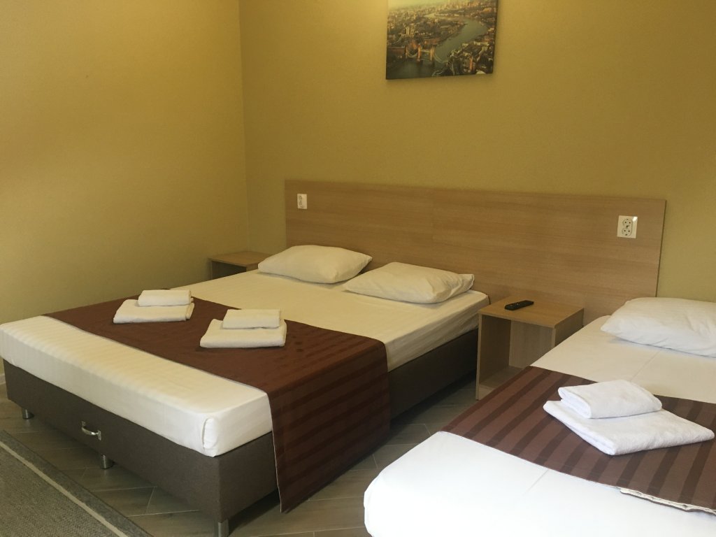Лобня: Hotel Green