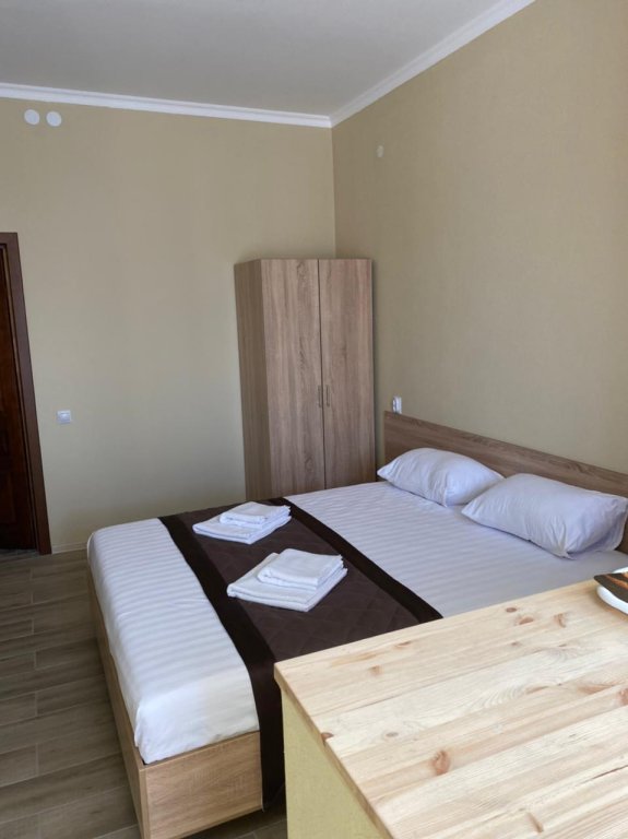 Лобня: Hotel Green