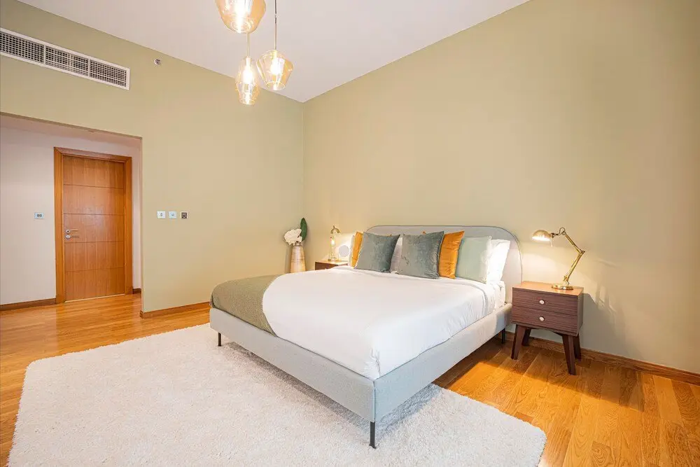 Дубай: Large Terrace and Pool View - 2 Br - Next to Mall