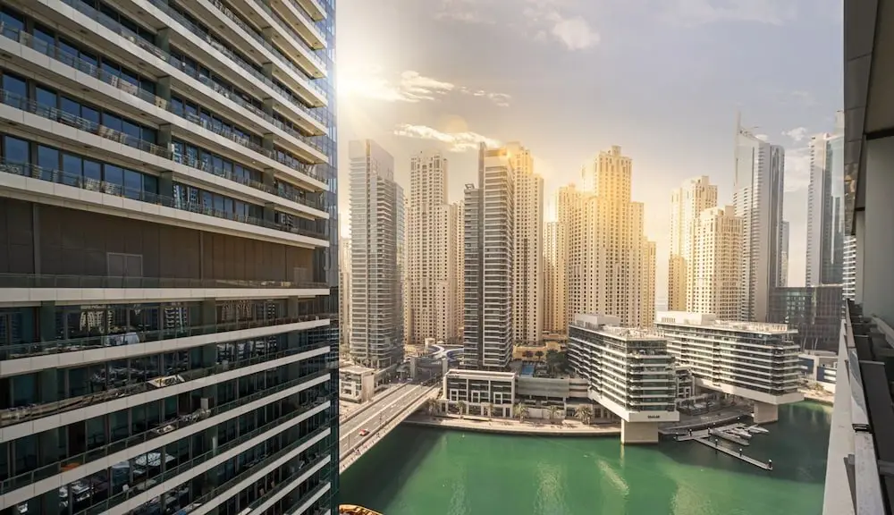 Дубай: LUX The Silverene Marina view Suite