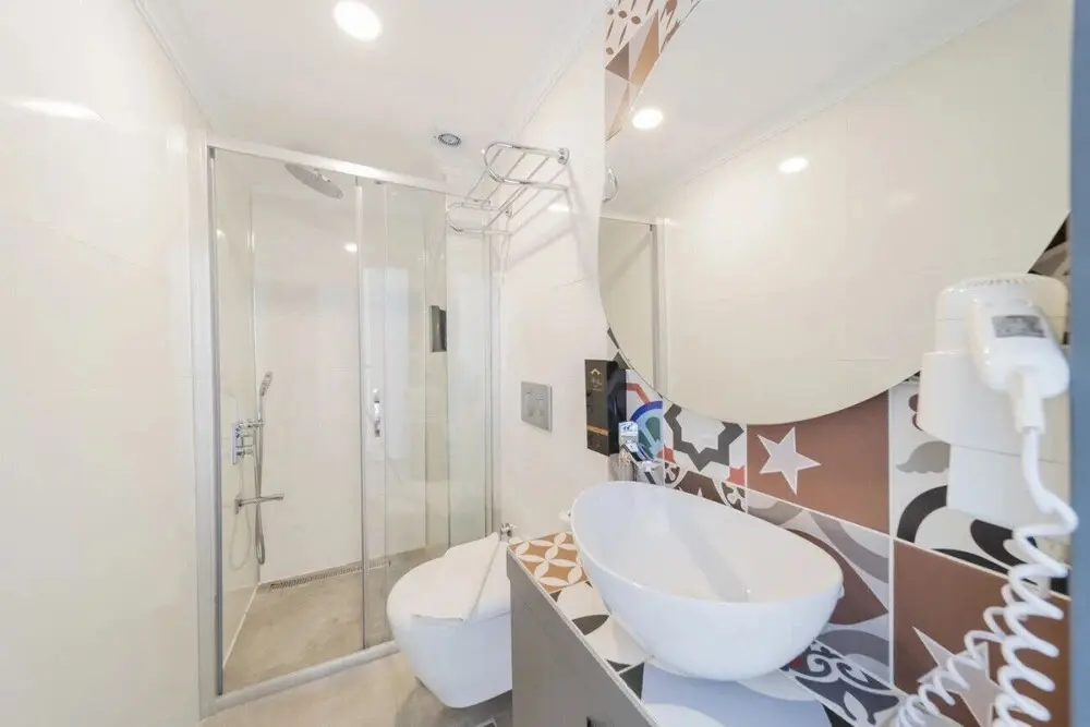 Анталья: Pleasant Hotel Room Near Hadrian s Gate