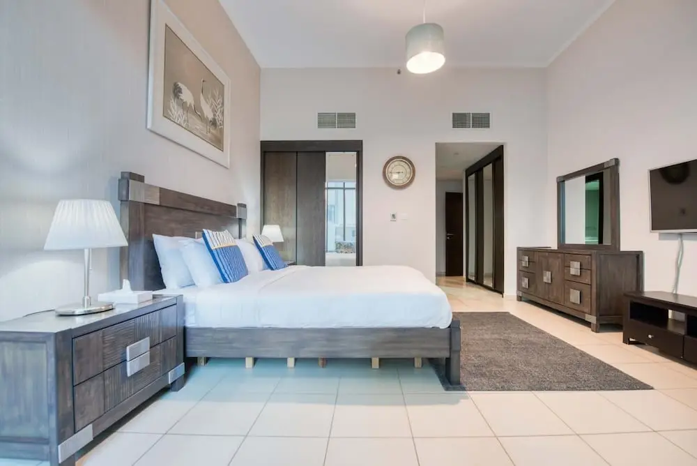 Дубай: Luxury Apt w Private Jacuzzi Overlooking the Water