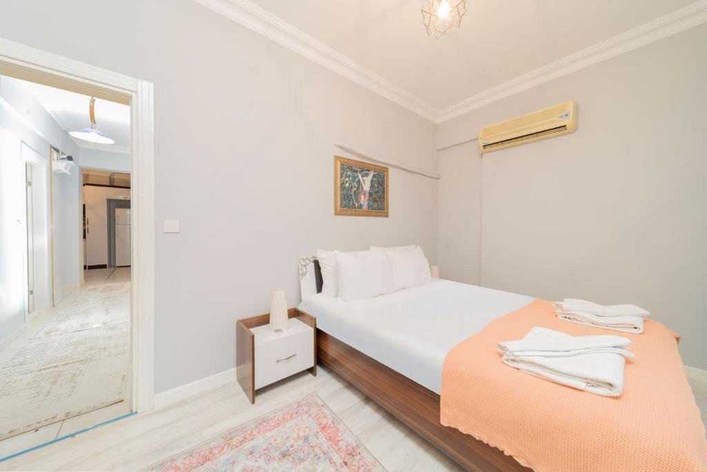 Анталья: Vibrant Flat With Lovely Balcony in Muratpasa