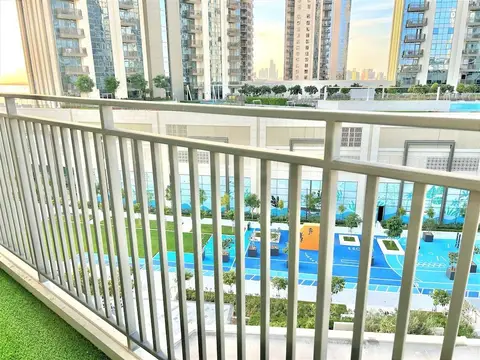 New! Luxurious Stay Dubai Creek Balcony & View — фото 1