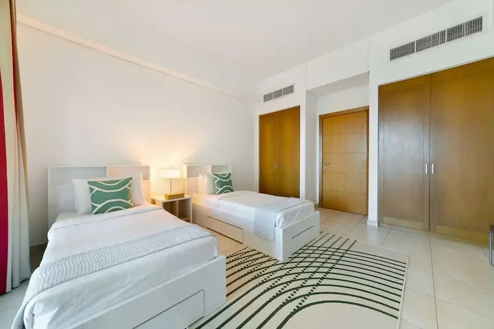 Дубай: Maison Privee - Exclusive Apt with Seafront Views over Palm Jumeirah