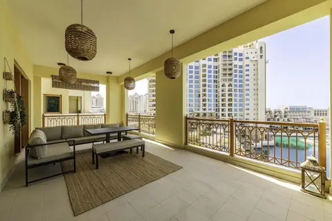 Maison Privee - Exclusive Apt with Seafront Views over Palm Jumeirah — фото 1