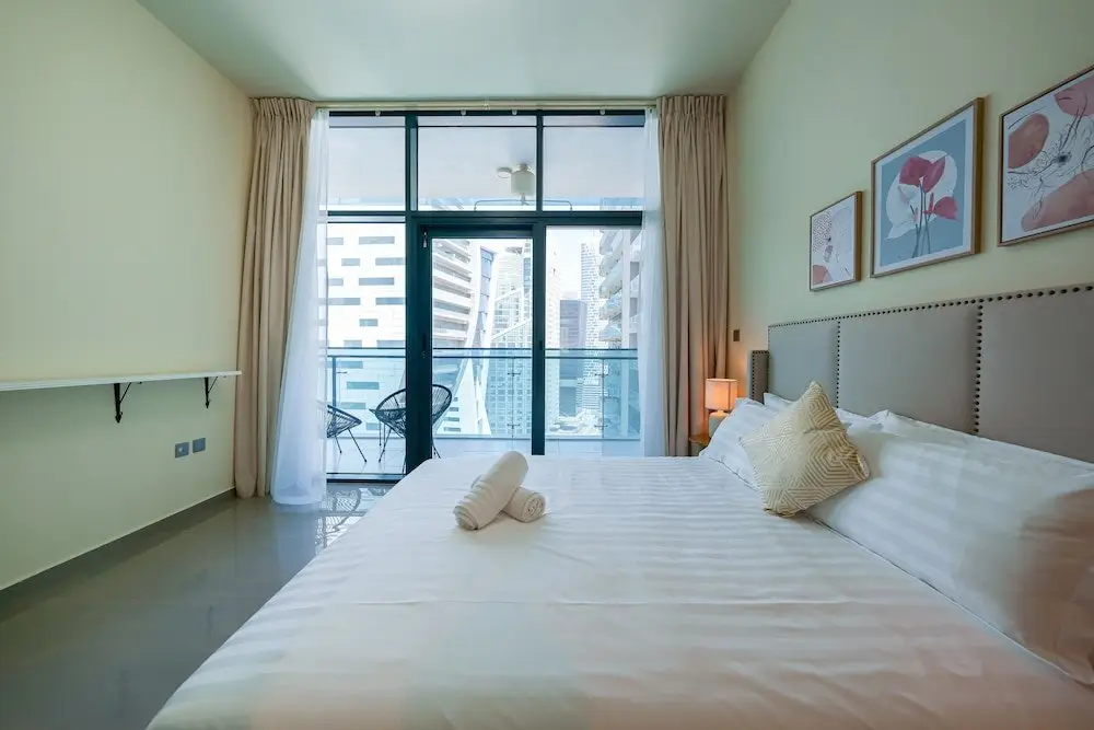 Tanin - Apartment Amidst Lively Area With Pool and Balcony — фото 1