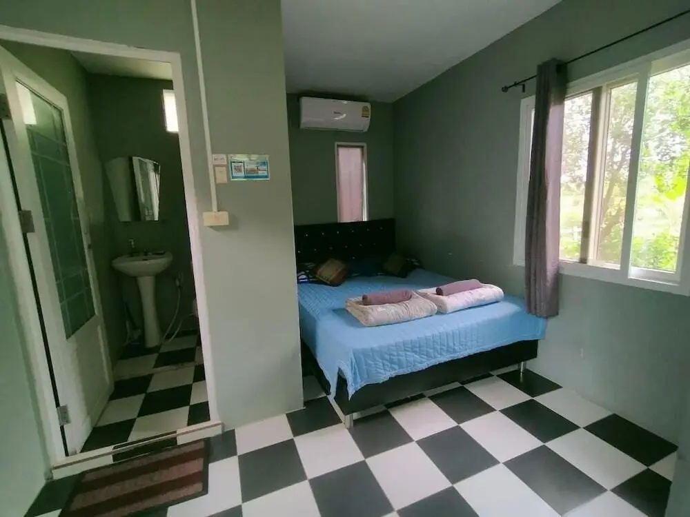 Сингбури: Metha Country View Homestay Singburi