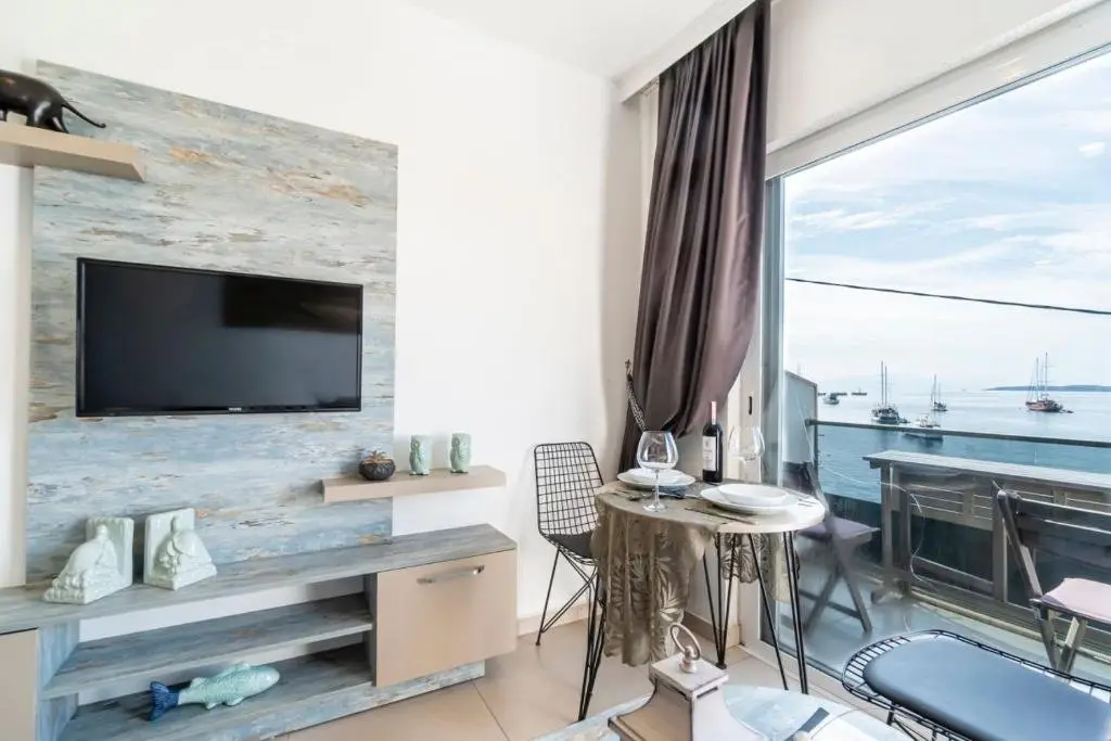 Бодрум: Seafront Flat With Fascinating Sea View in Bodrum