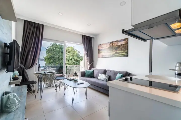 Бодрум: Seafront Flat With Fascinating Sea View in Bodrum