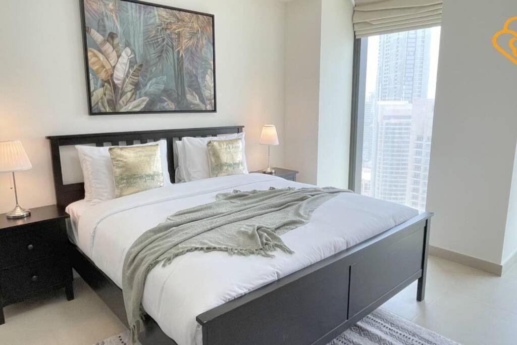 Дубай: Keysplease Burj Vista 3 BR Apt with fascinating Fountain Views, Downtown