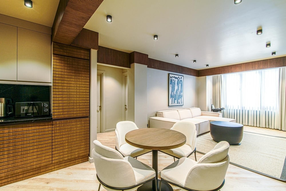 Chic And Convenient Flat In Central Besiktas — фото 1