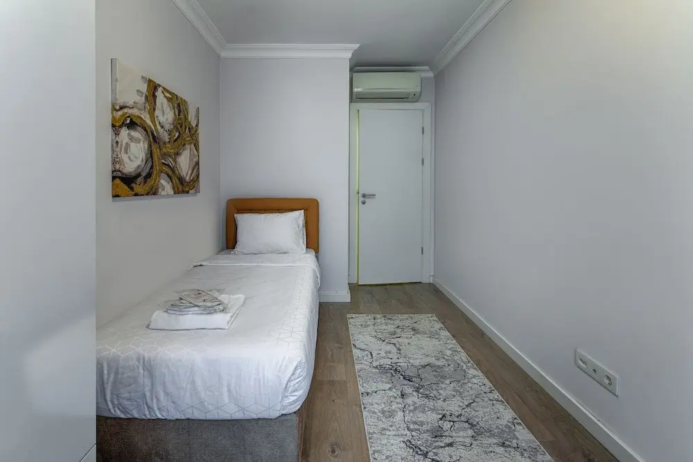 Стамбул: Gorgeous Central 2BR Condo w City Views
