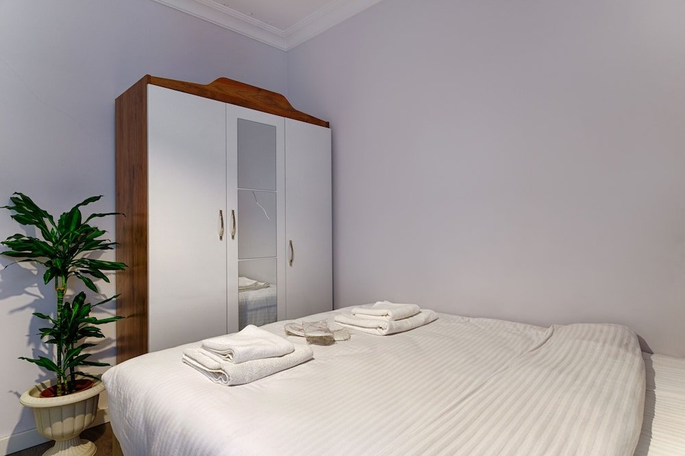 Стамбул: Gorgeous Central 2BR Condo w City Views