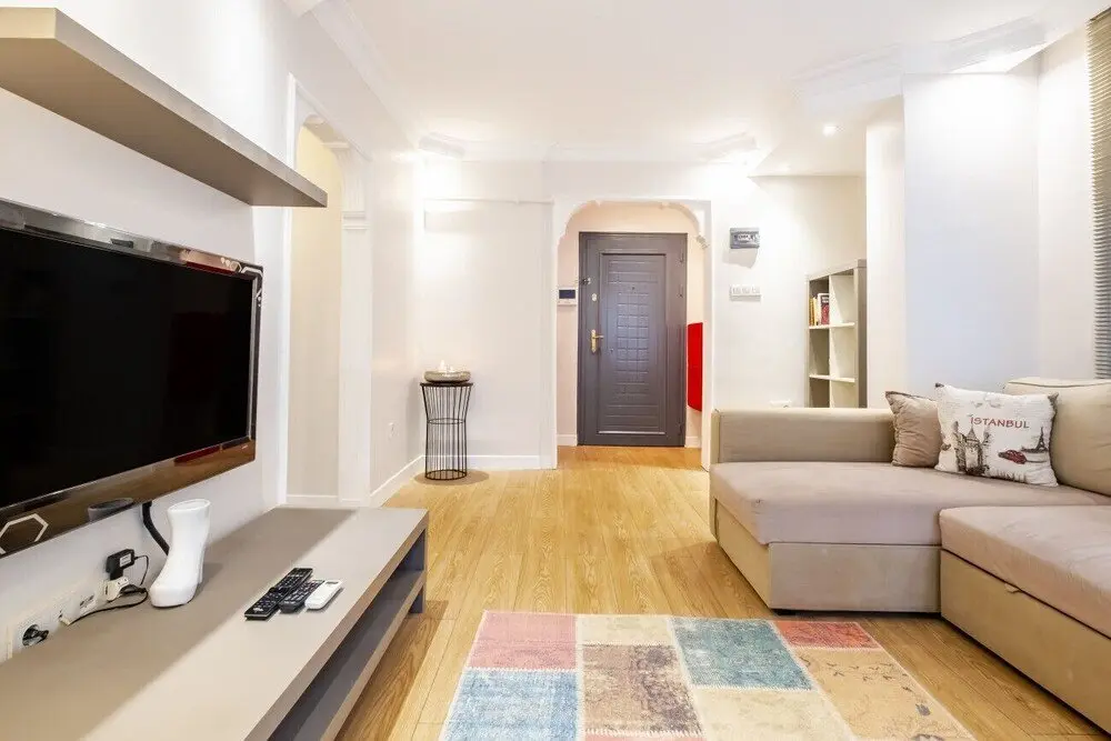 Стамбул: Vibrant Flat Close to Zorlu Center With Backyard