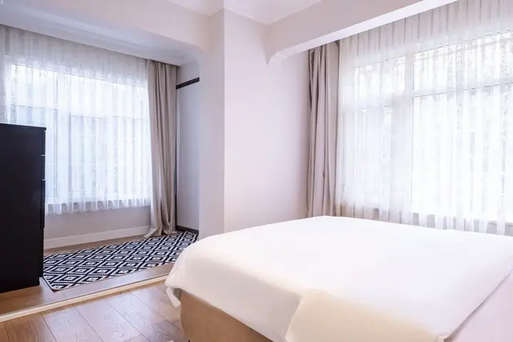 Стамбул: Vibrant Flat Close to Zorlu Center With Backyard