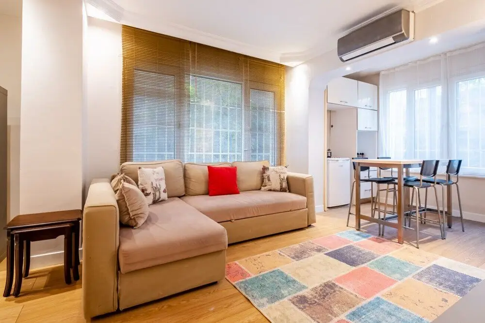 Стамбул: Vibrant Flat Close to Zorlu Center With Backyard