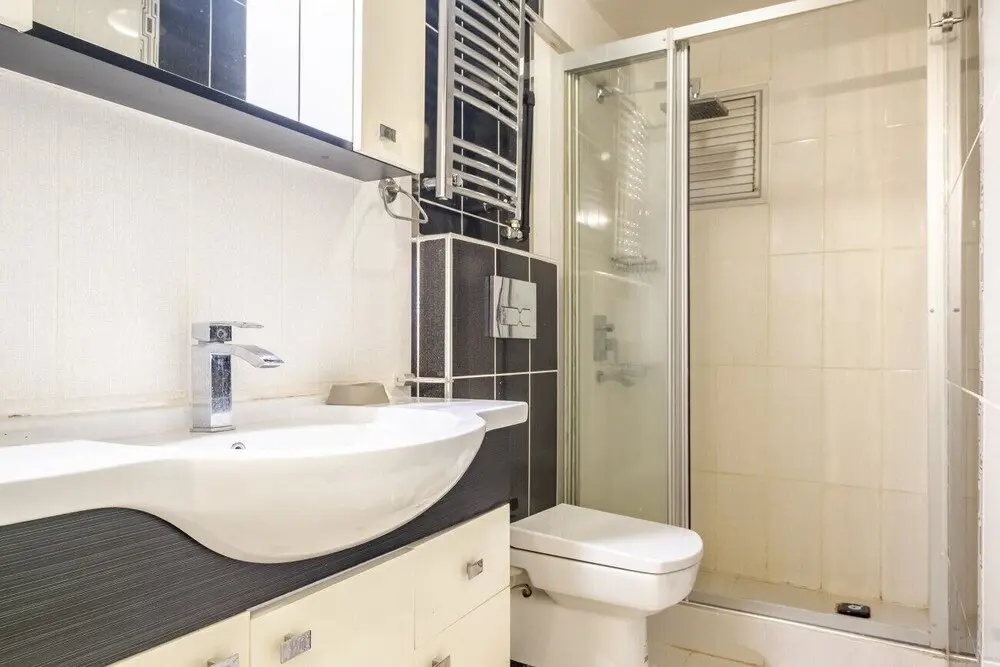 Стамбул: Vibrant Flat Close to Zorlu Center With Backyard
