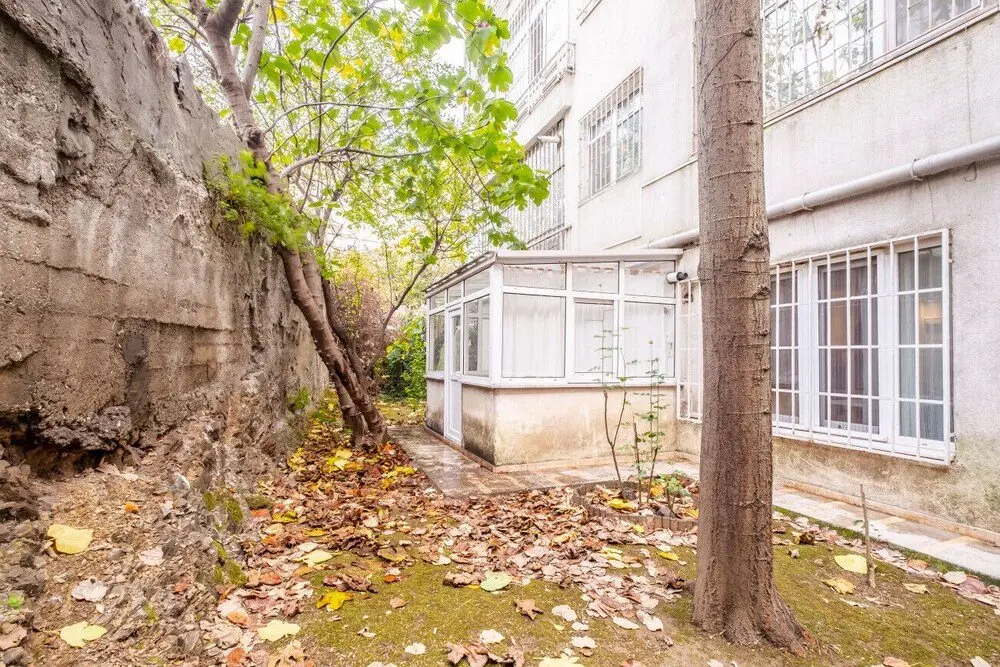 Стамбул: Vibrant Flat Close to Zorlu Center With Backyard