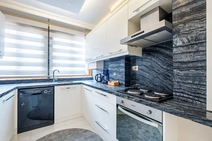 Стамбул: Captivating Flat With Balcony Near Besiktas Pier