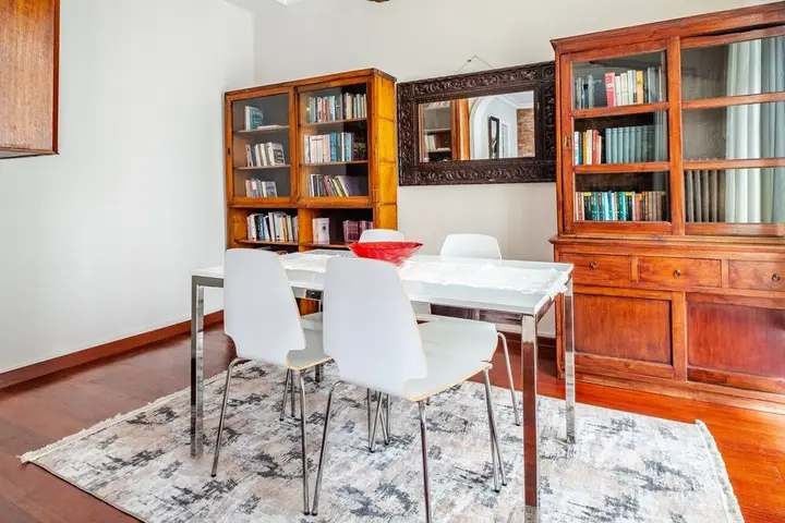 Стамбул: Centrally Located Apartment With Balcony in Sisli