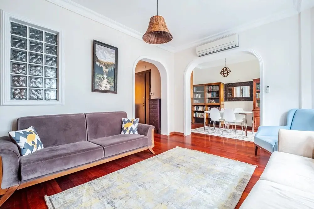 Стамбул: Centrally Located Apartment With Balcony in Sisli
