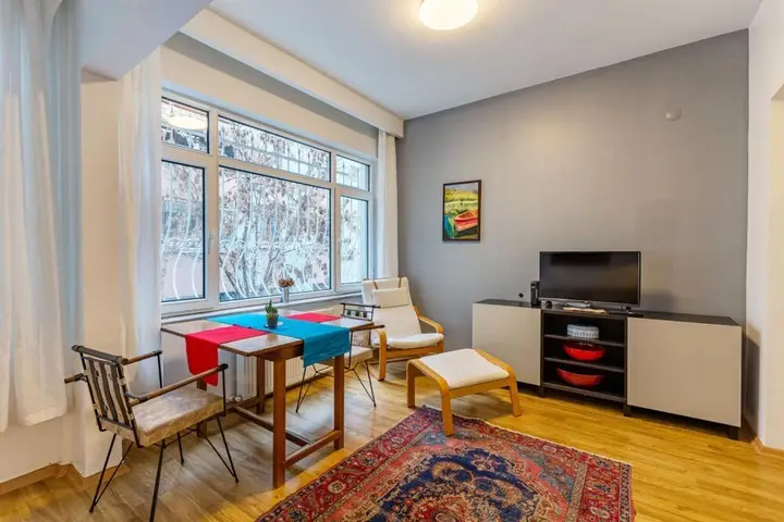 Стамбул: Vibrant Flat in Cihangir With Central Location
