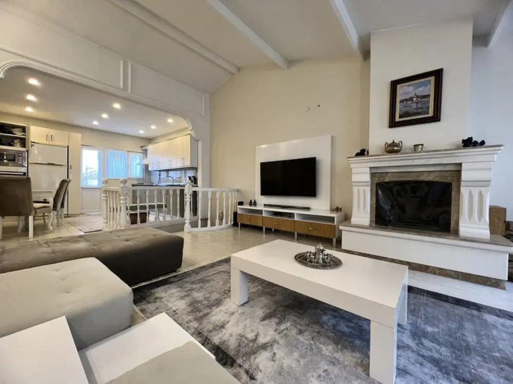 Стамбул: Sleek Flat Close to Osmanbey Metro Station