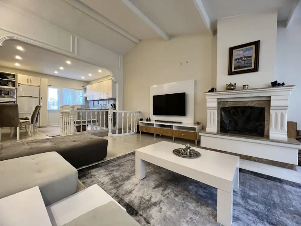 Стамбул: Sleek Flat Close to Osmanbey Metro Station