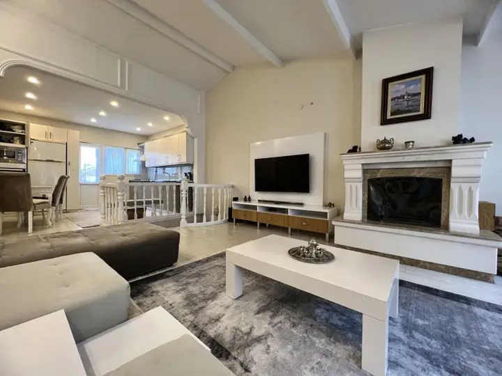 Стамбул: Sleek Flat Close to Osmanbey Metro Station