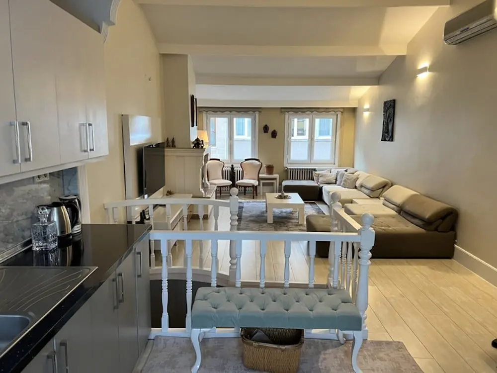 Стамбул: Sleek Flat Close to Osmanbey Metro Station