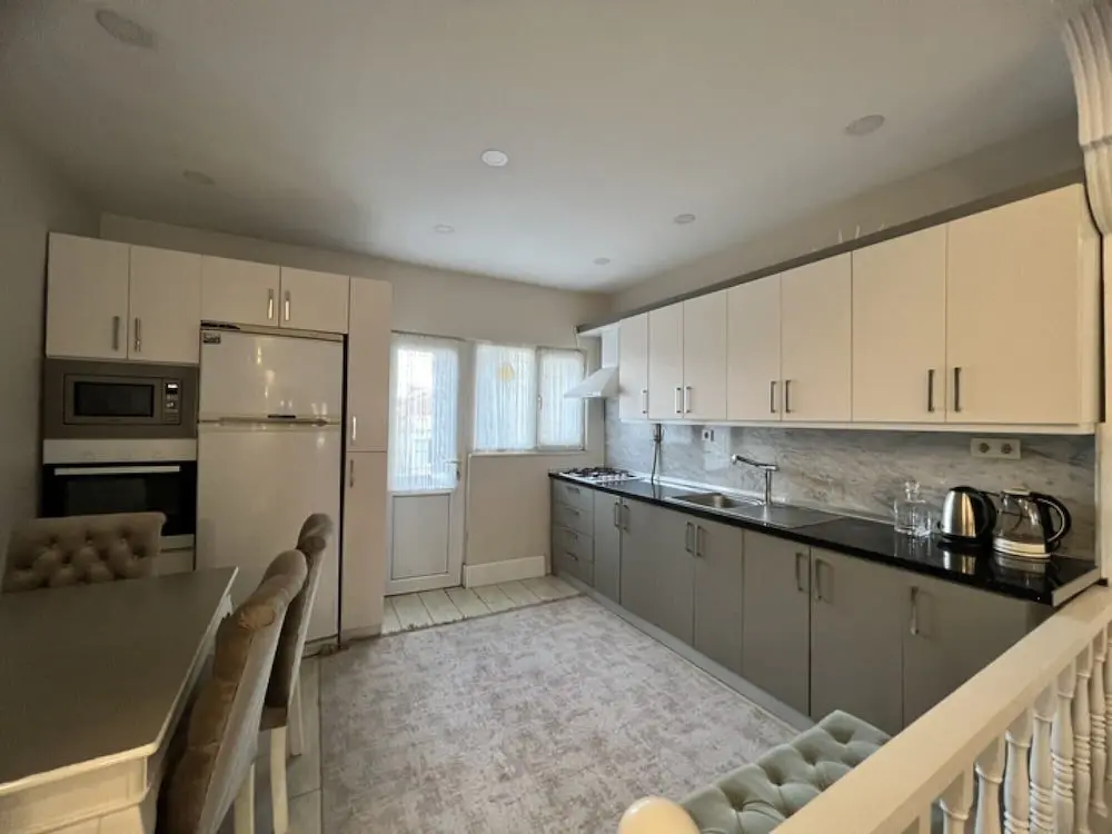 Стамбул: Sleek Flat Close to Osmanbey Metro Station