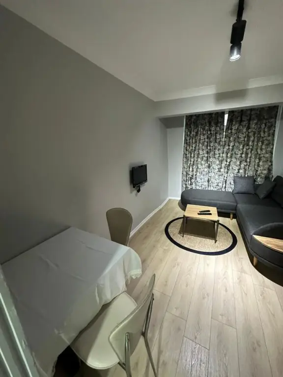 Стамбул: Comfy Flat With Balcony in Esenler