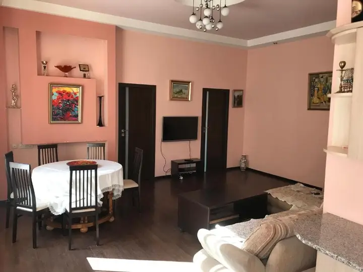 Ереван: Comfortable Apartment In City Center