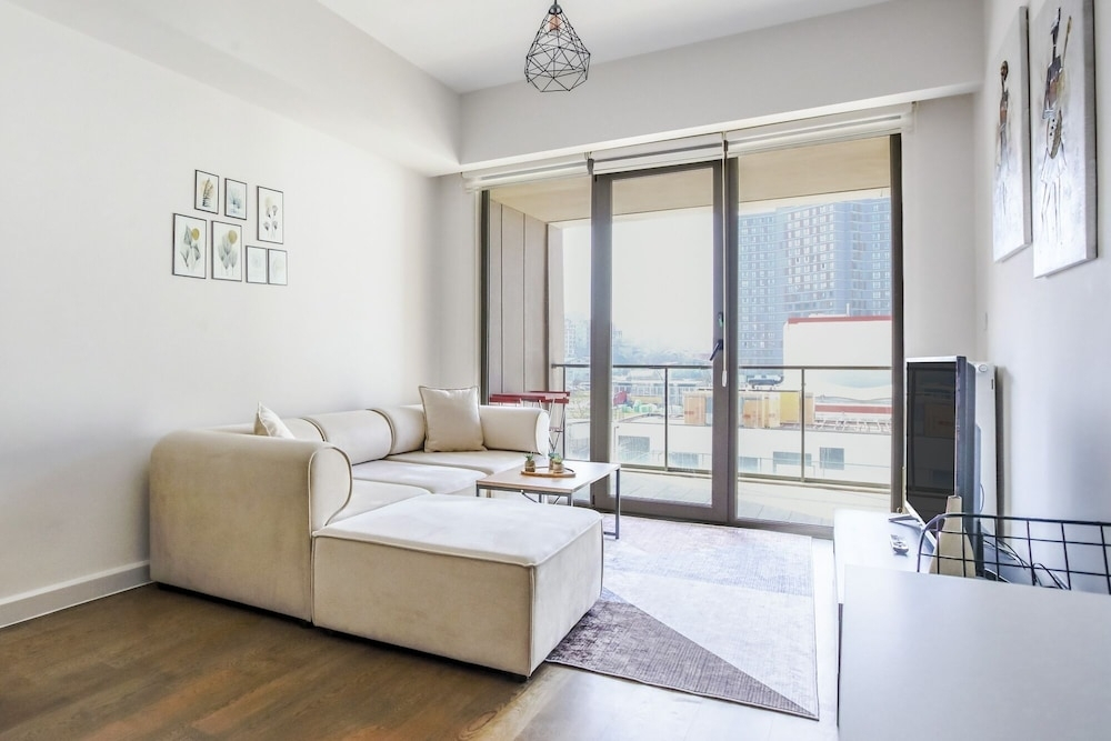 Modern Flat in Ka Ithane With Balcony — фото 1
