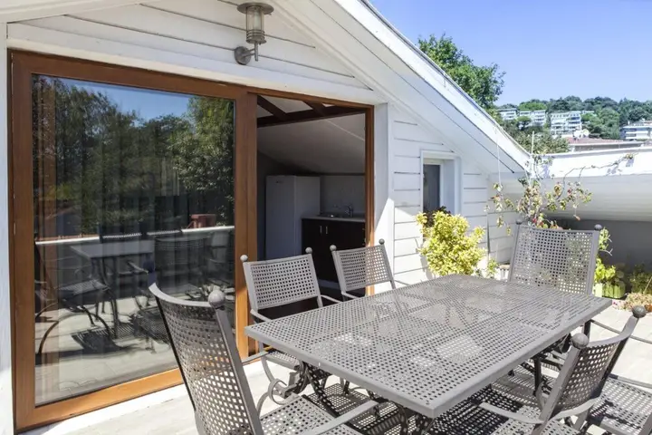 Стамбул: Charming Flat With a Lovely Terrace in Yenikoy