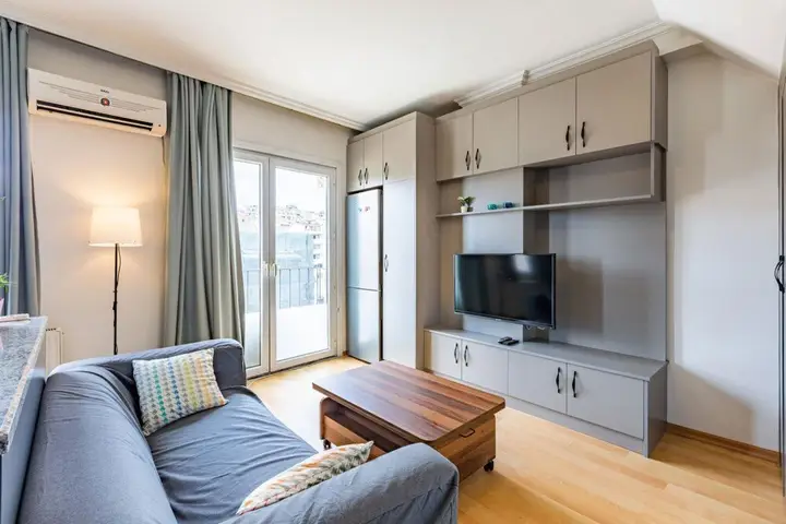 Стамбул: Central and Modern Flat with City View in Sisli