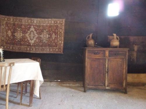 Цагери: Kinchkha Wood House