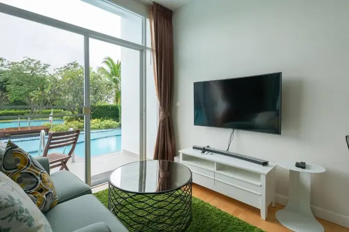 Чаам: Best Pool Access Beachfront Nice Furnish 1bedroom
